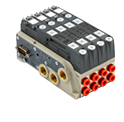 Modulo elettronico con connettori dorati e terminali rossi montato su base beige e nera. Descrizione generata da AI
